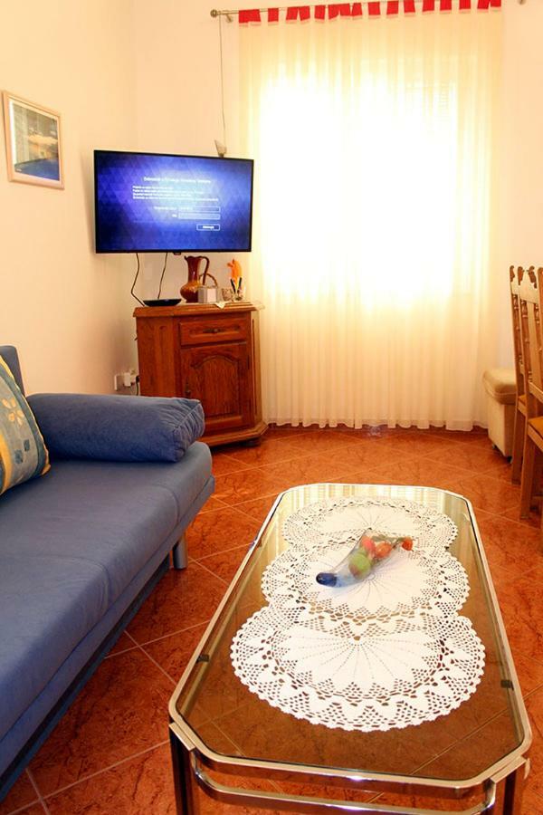 Apartmani Zeljko Metajna Luaran gambar