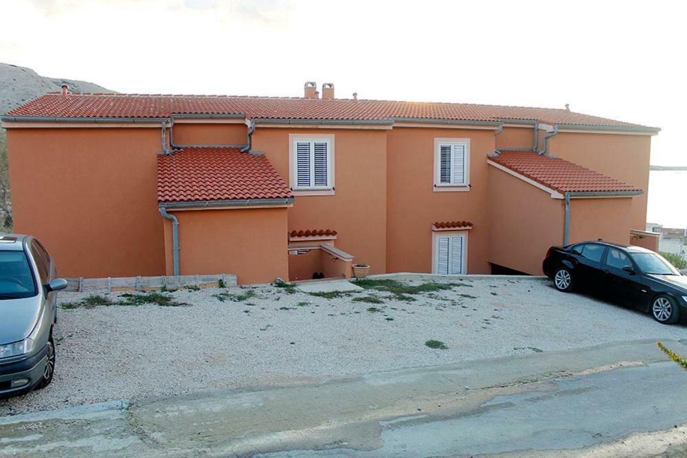 Apartmani Zeljko Metajna Luaran gambar