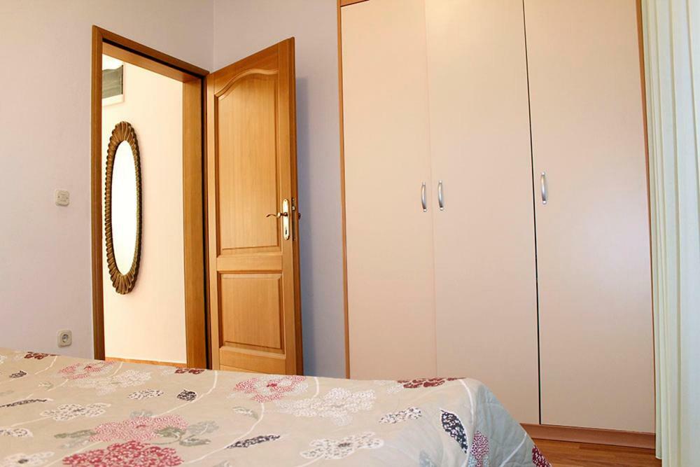 Apartmani Zeljko Metajna Luaran gambar