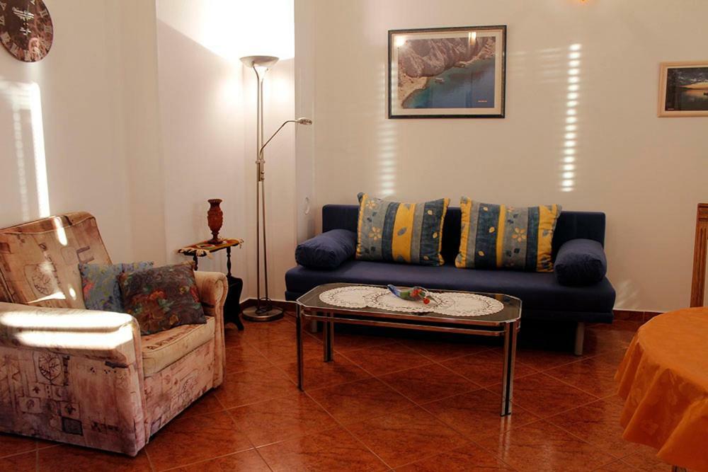 Apartmani Zeljko Metajna Luaran gambar